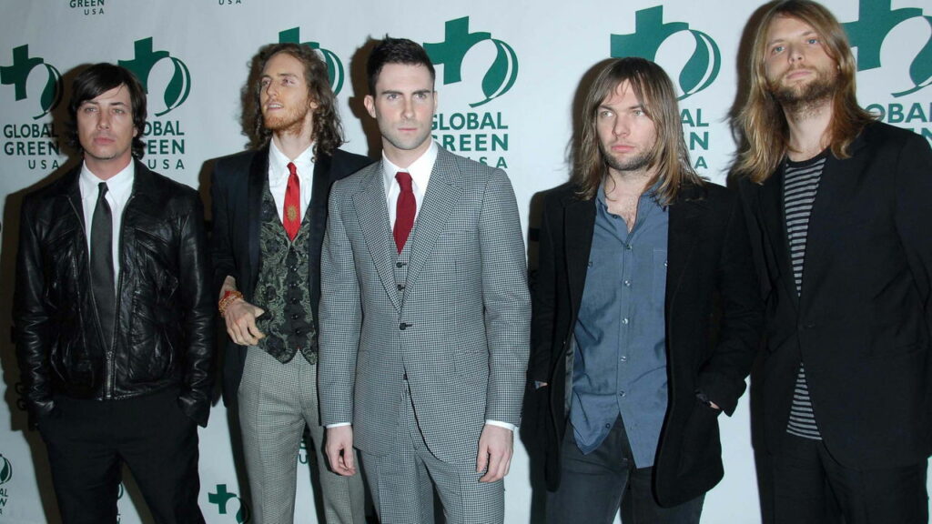 Ex-membro do Maroon 5 é acusado de agredir exposa