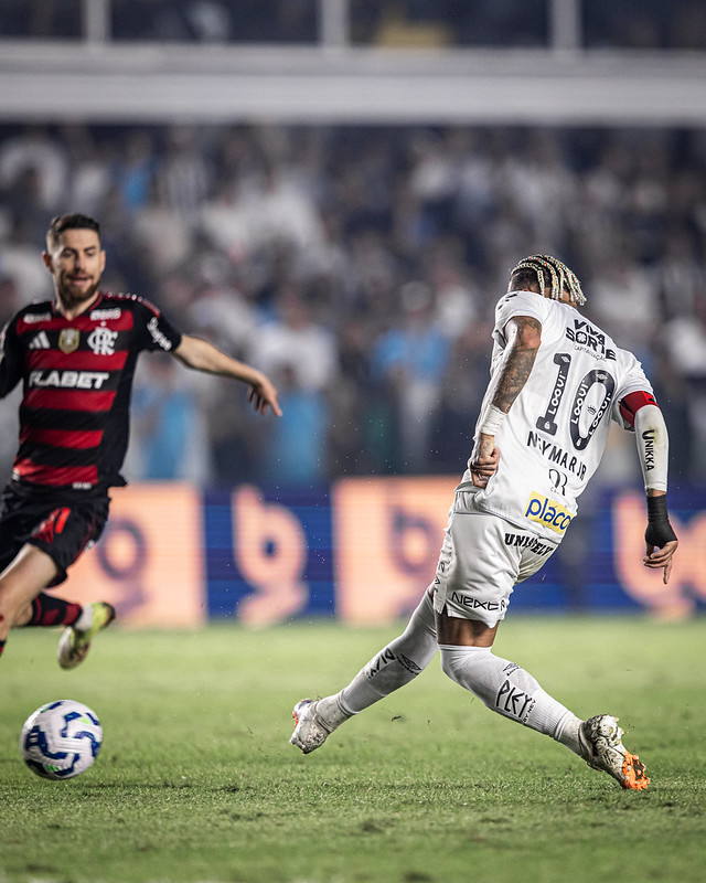 Neymar volta a decidir, Santos derrota o Flamengo e respira no Brasileirão