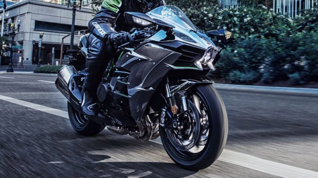 Moto movida a hidrogênio da Kawasaki promete mudar tudo o que você conhece