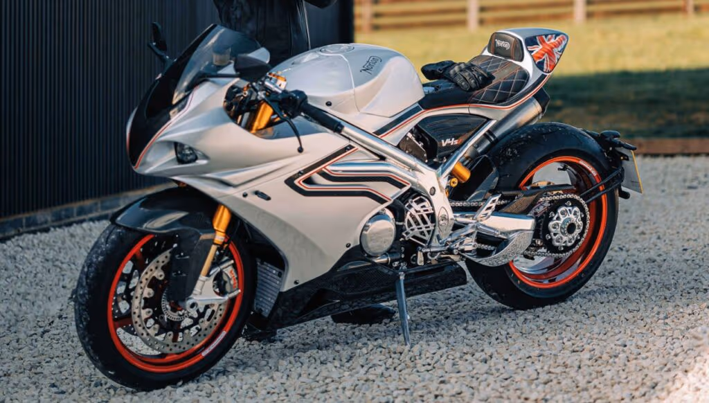 O que torna a Norton V4SV uma moto exclusiva e profundamente desejada