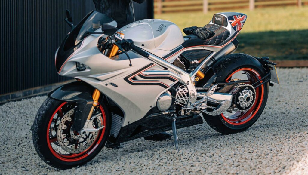 O ronco do motor dessa superbike arrepia até a alma