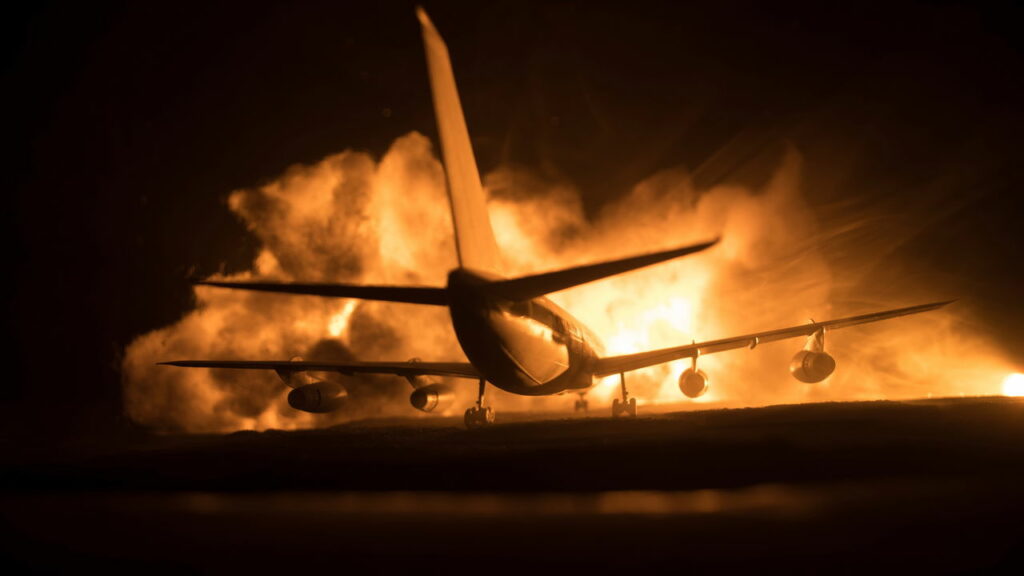 Queda do avião militar em Bangladesh deixa pelo menos 20 mortos
