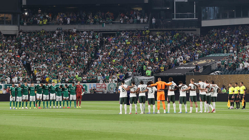 Repórter quase chora ao vivo com eliminação do Palmeiras no Mundial