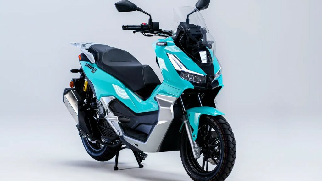Essa scooter pode rodar 45 km com 1 litro e custa menos de R$ 20 mil