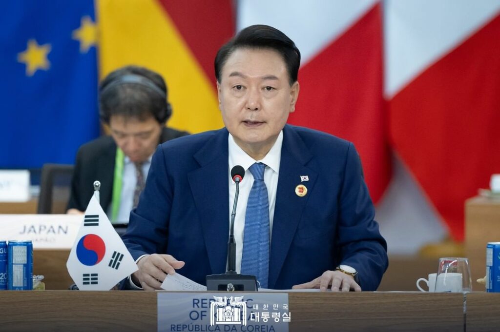 Crusoé: Tribunal da Coreia do Sul emite mandado de prisão contra ex-presidente