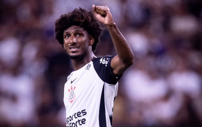 Corinthians derrota o Ceará e vence a primeira fora de casa no Brasileirão
