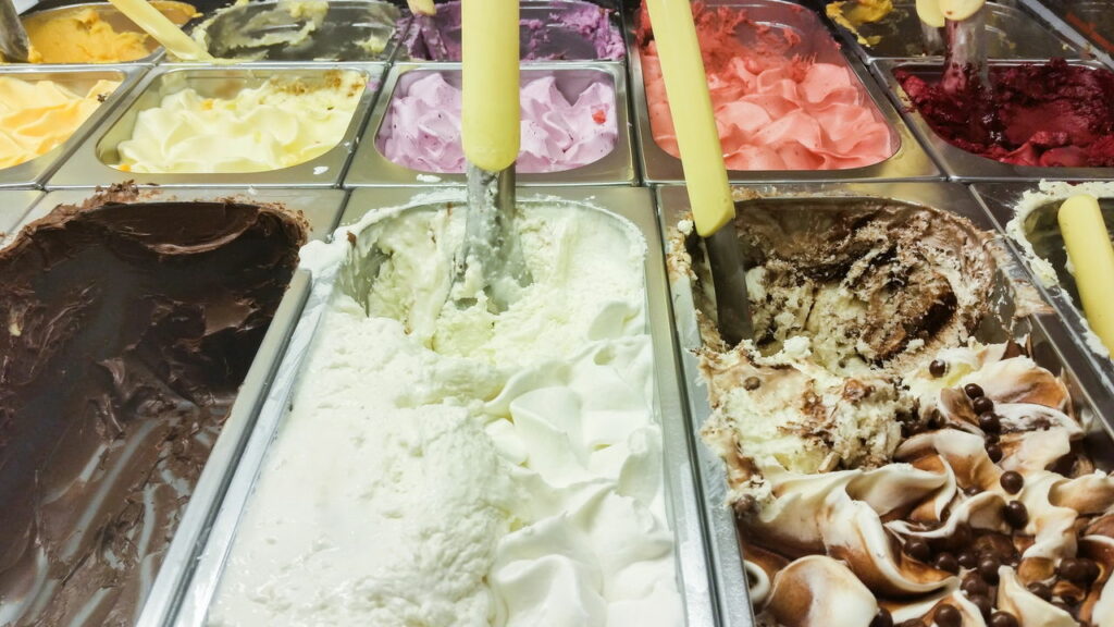 Tradicional rede de sorvetes decreta falência e fecha centenas de lojas