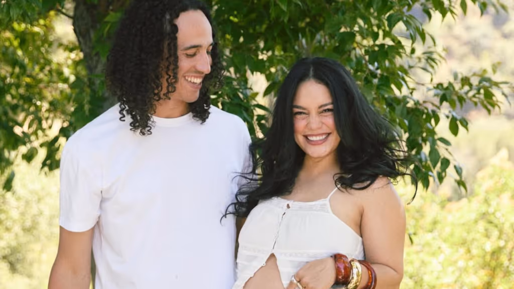 Vanessa Hudgens anuncia espera do segundo filho, veja fotos