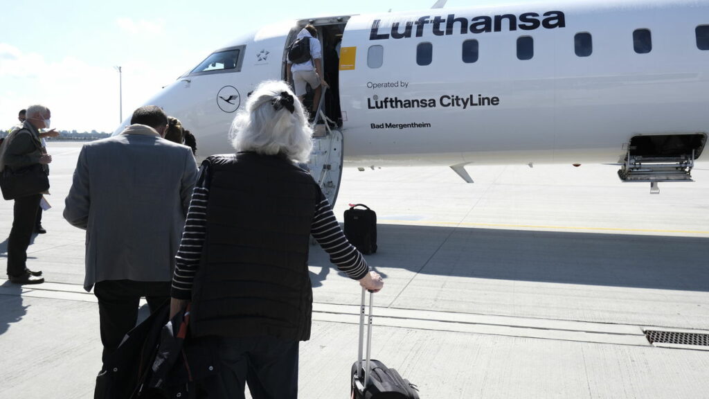 Voo da Lufthansa 747 faz duplo desvio e emite Mayday