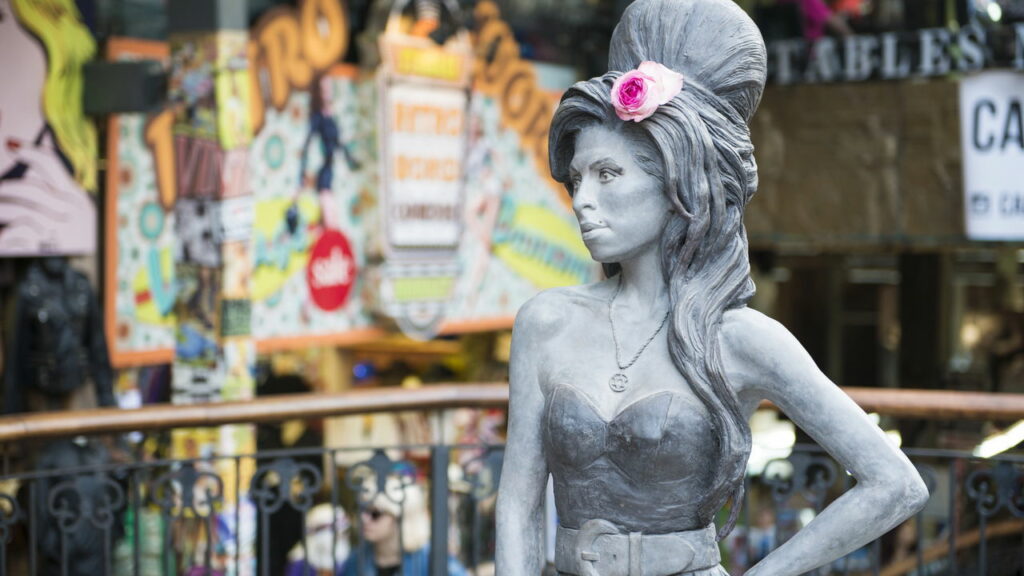 14 anos da morte da estrela Amy Winehouse