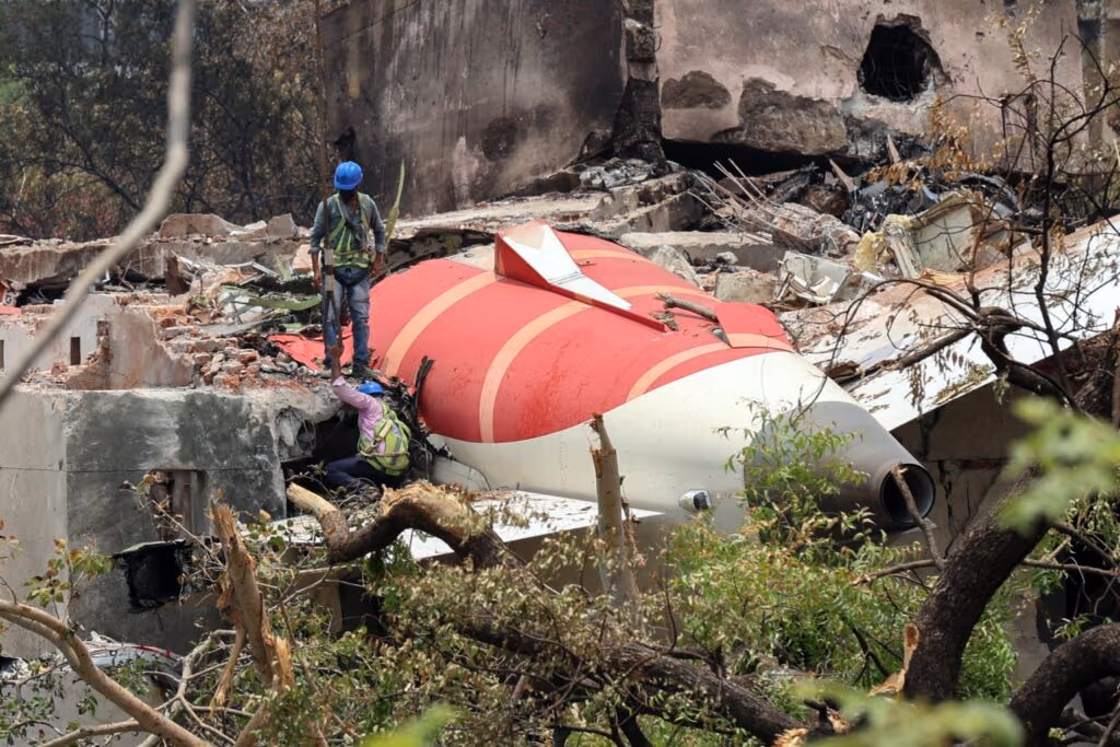 Novas revelações sobre o acidente aéreo na Índia que deixou 260 mortos