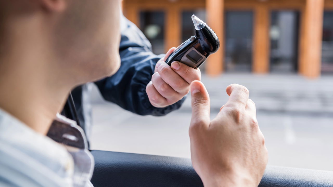 O erro que motoristas cometem ao recusar bafômetro achando que vão escapar da multa