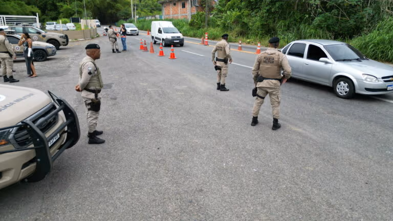 Você pode ser punido por avisar sobre blitz? Entenda o que pode acontecer com quem compartilha