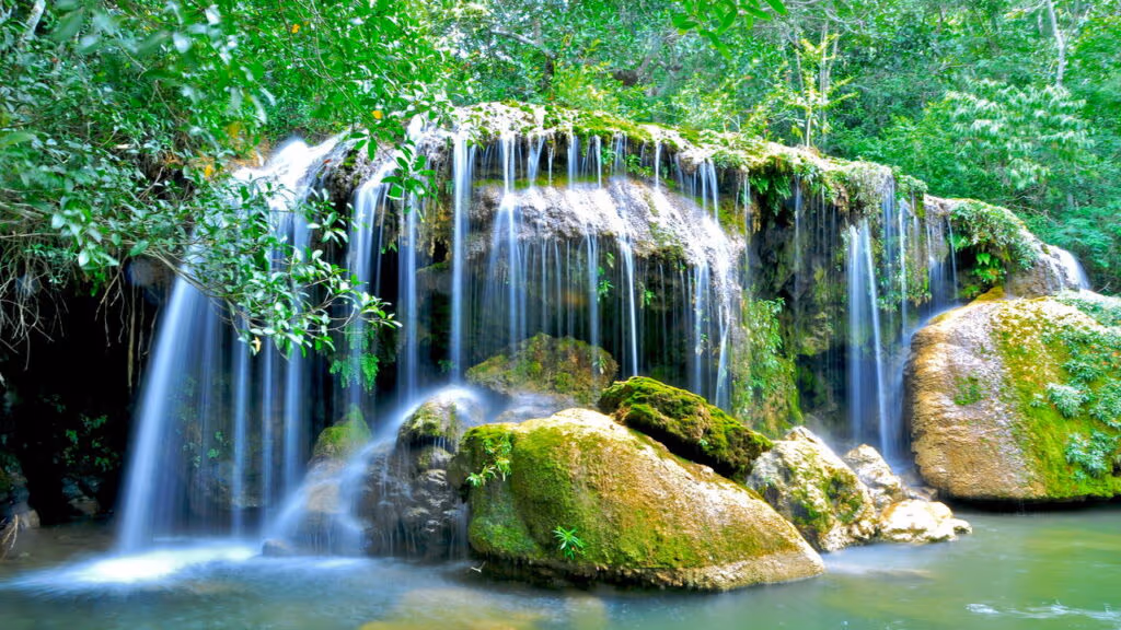Essa cidade revela um paraíso escondido que encanta turistas e protege a natureza