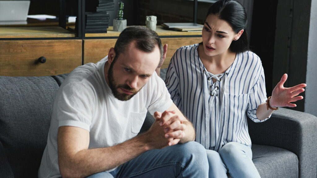 A frase que acaba com uma briga em segundos e sempre funciona, segundo psicólogos