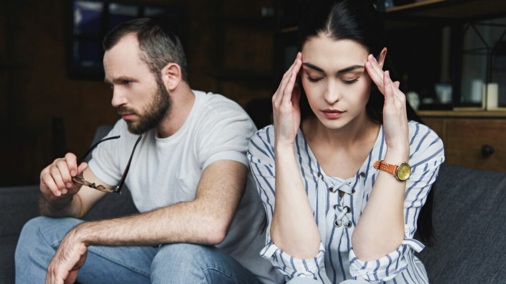 A frase que acaba com uma briga em segundos e sempre funciona, segundo psicólogos