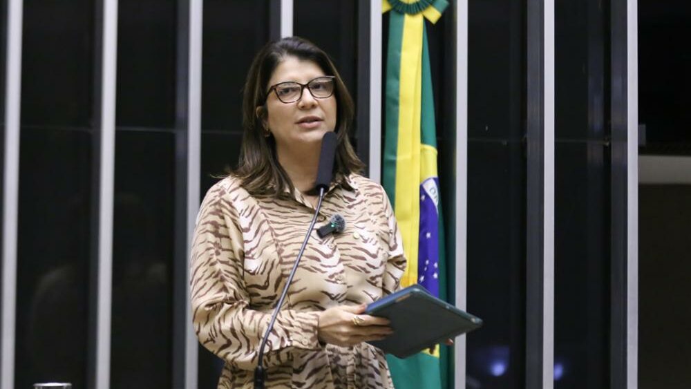 Deputados aprovam Lei Juliana Marins para governo custear traslado de corpos
