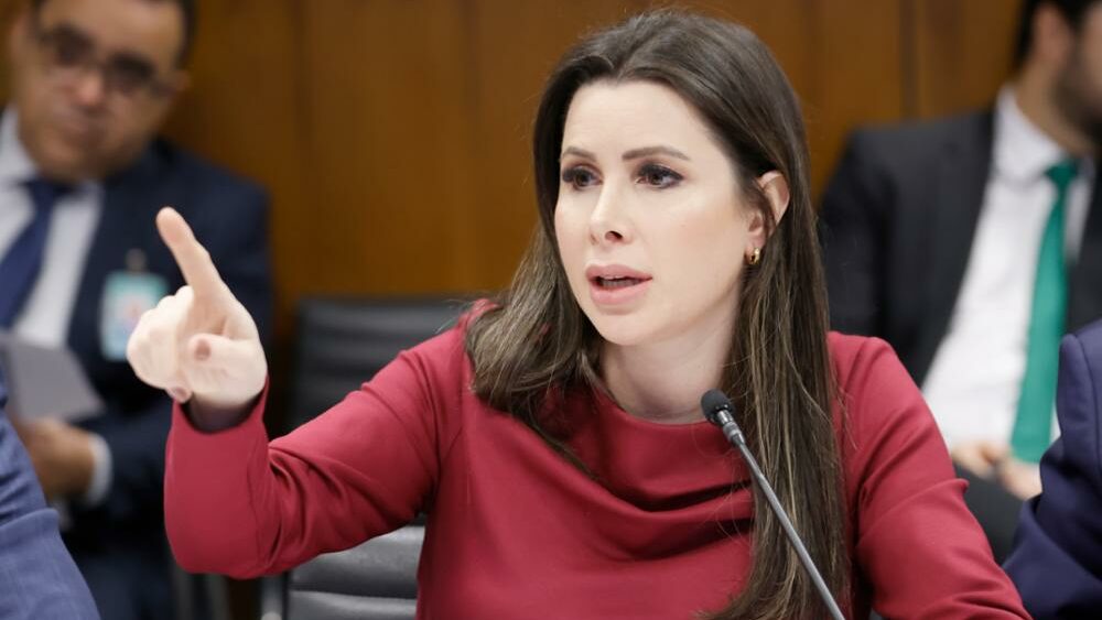 Deputada pede a Motta sessão virtual para Câmara votar projeto da anistia