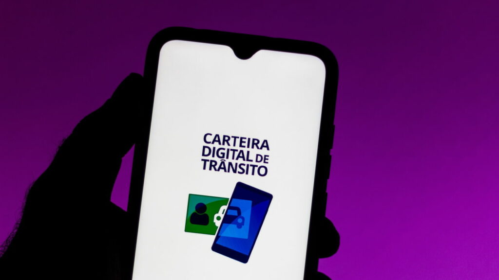 Como usar o app Carteira Digital de Trânsito para baixar documentos do veículo