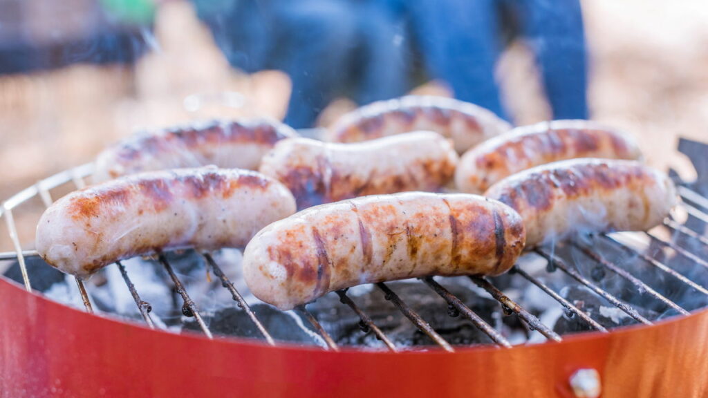 Dicas para fazer um bom churrasco em apartamento sem incomodar os vizinhos