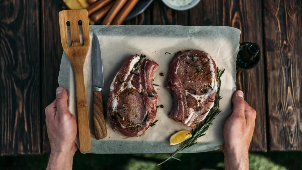 Como manter os alimentos frescos no churrasco mesmo no calor