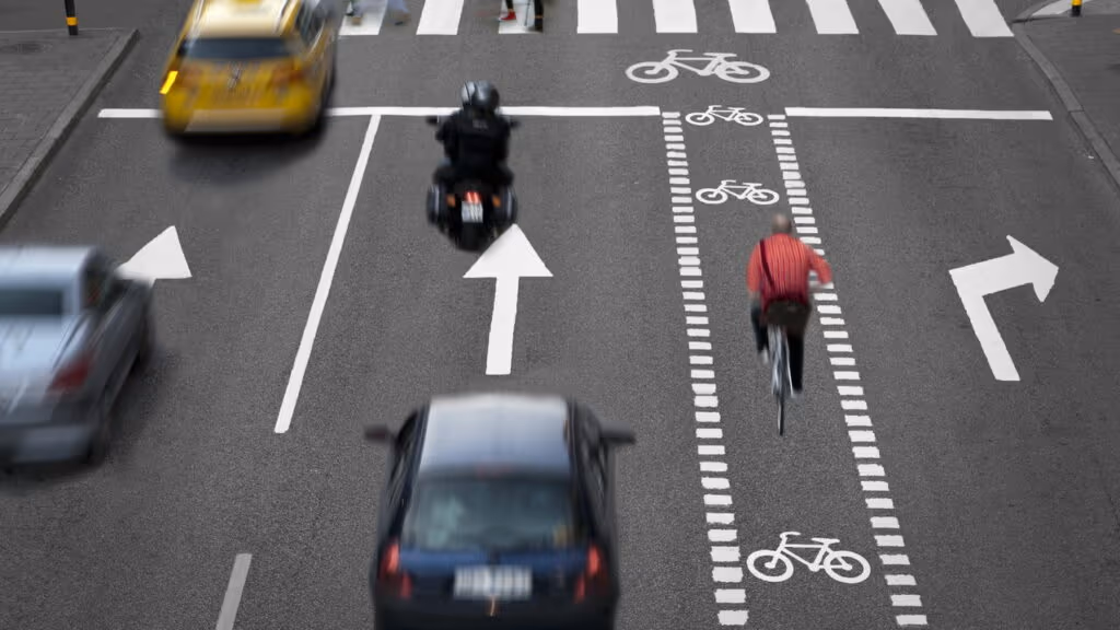 A regra de ouro entre carros e bicicletas que pode evitar acidentes