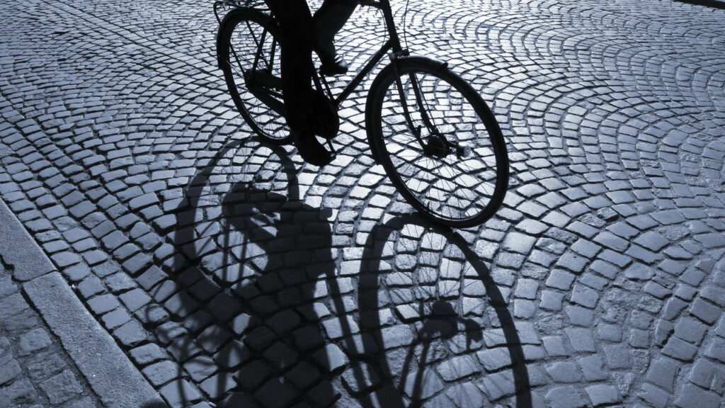 Dicas para conviver bem com ciclistas e evitar conflitos no trânsito