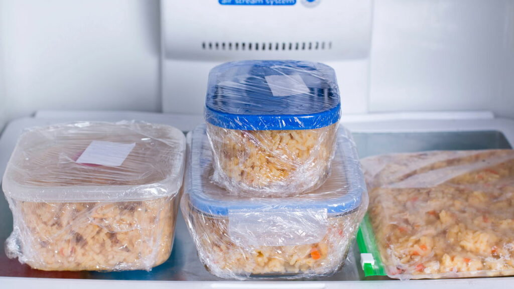 Como congelar alimentos da forma certa para evitar desperdício e manter o sabor