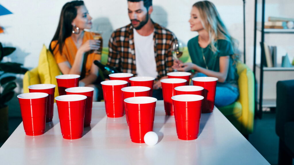 3 motivos para não levar copos de festivais para casa e ajudar o planeta