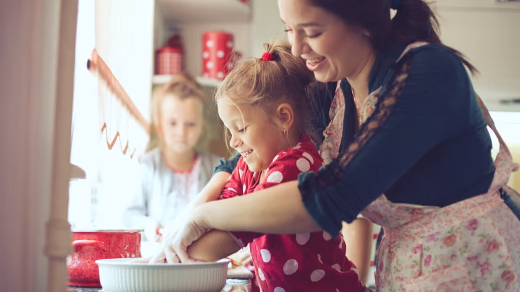 As melhores dicas para cozinhar com crianças de forma divertida e segura