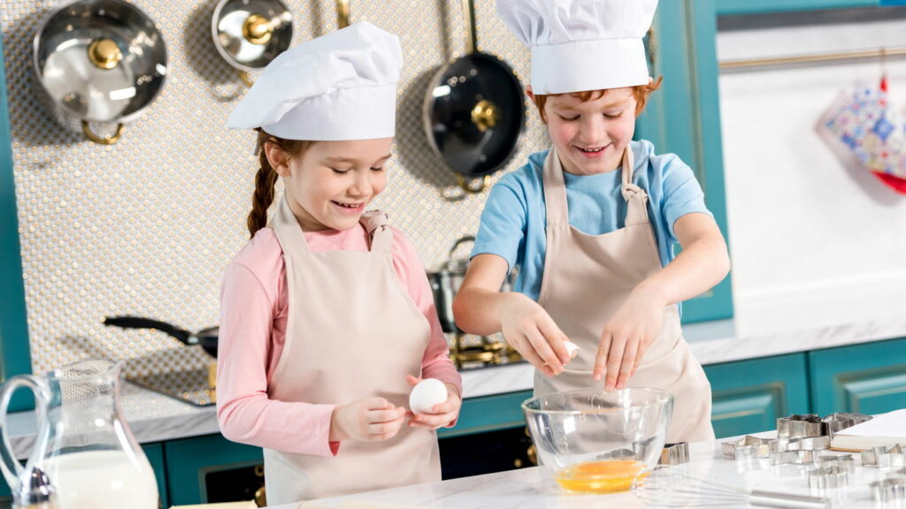 As melhores dicas para cozinhar com crianças de forma divertida e segura