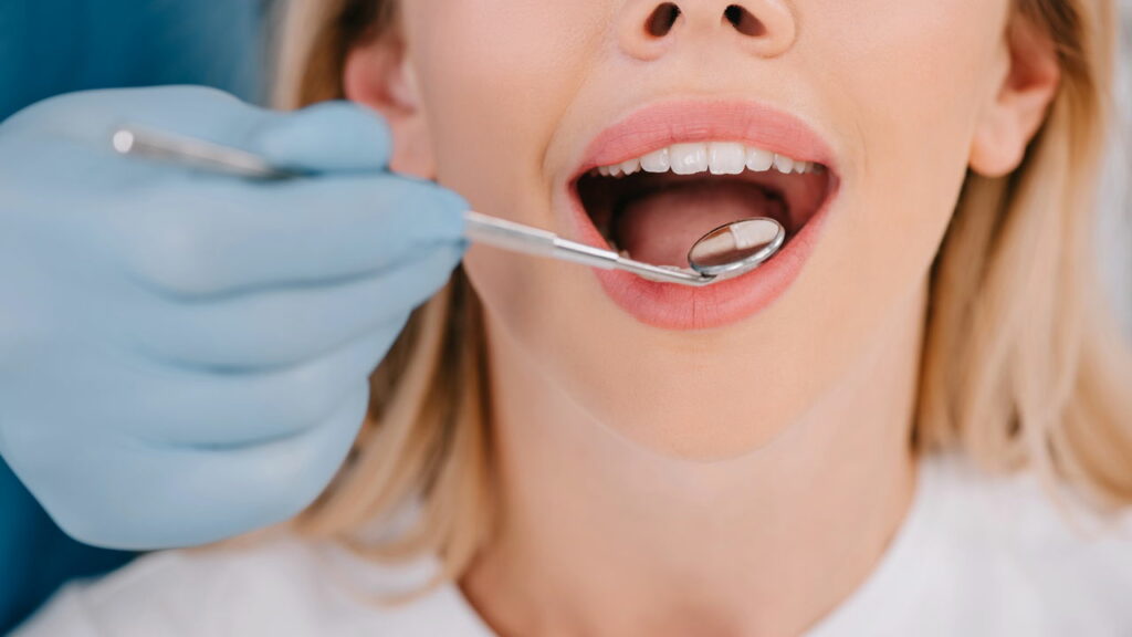 O que causa mais dentes que o normal? Veja o que diz a genética