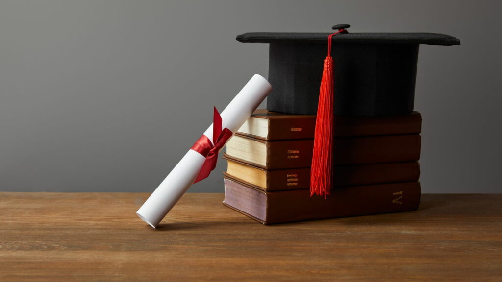 Seu diploma pode perder validade se não seguir nova regra