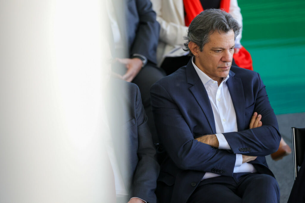 Inflação sobe 0,24% em junho, e Brasil estoura teto da meta