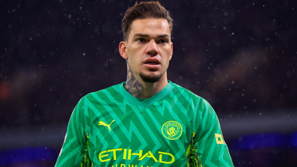 Manchester City contrata goleiro por R$ 200 milhões. E agora Ederson?