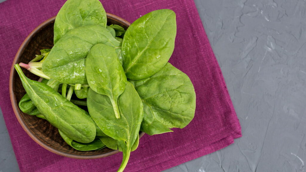 Espinafre é o vegetal mais poderoso para articulações e colágeno