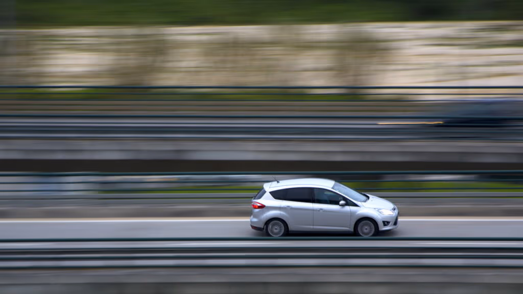 O que diz a lei de trânsito sobre cometer infrações em situações de emergência?