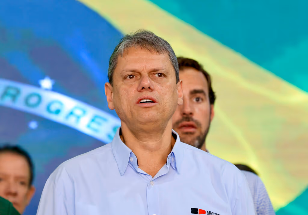“Chegou onde chegou pela falta de coragem de governantes”, diz Tarcísio sobre Rio