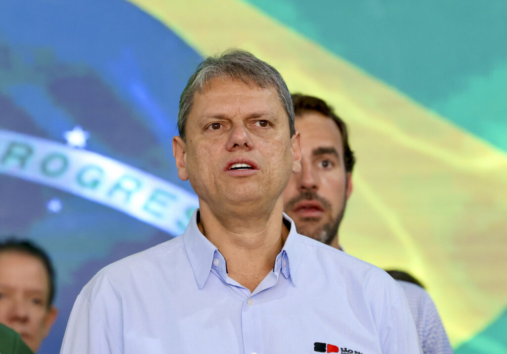 “Primeiro ato”, diz Tarcísio sobre indulto a Bolsonaro