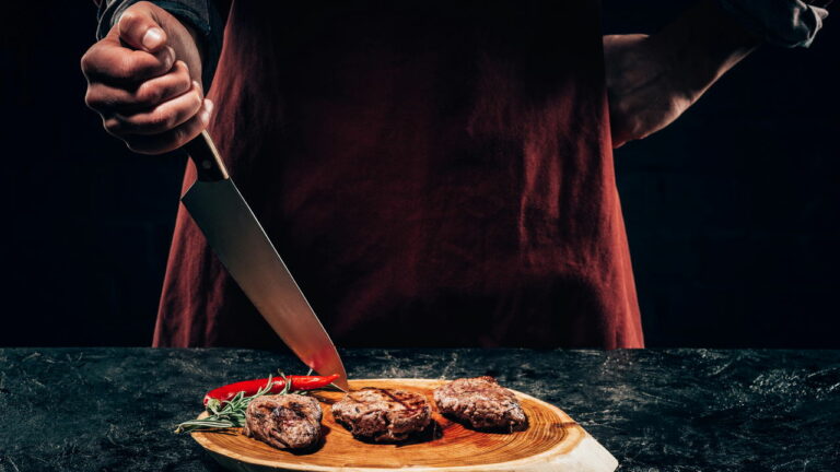 Faca de churrasco não é tudo igual! Veja como escolher a certa