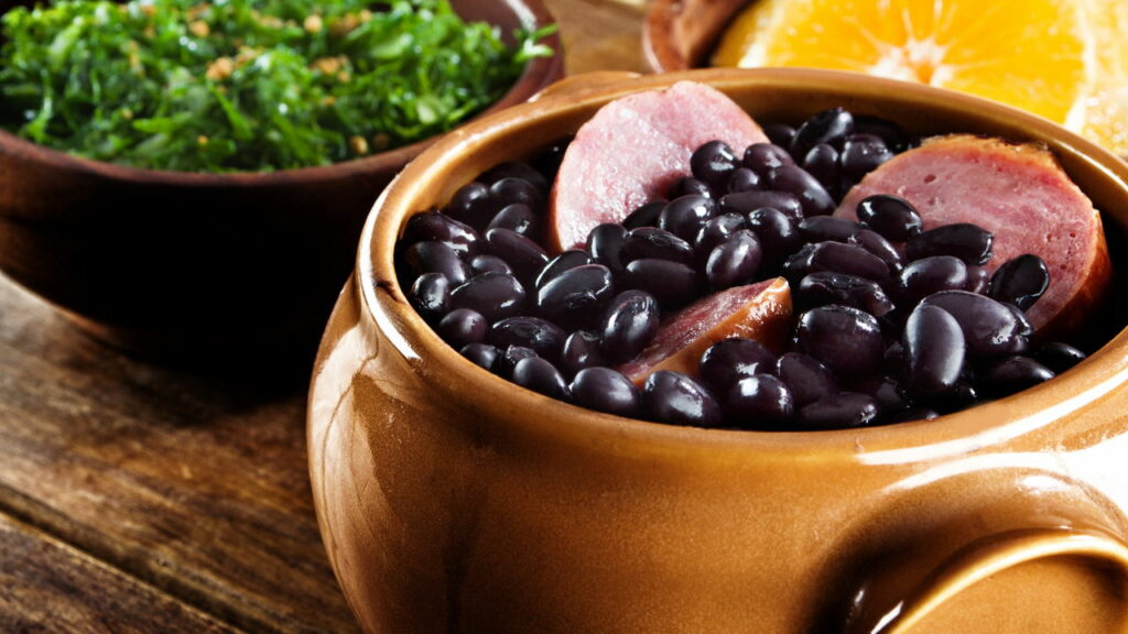 Como deixar a feijoada mais leve sem perder o sabor
