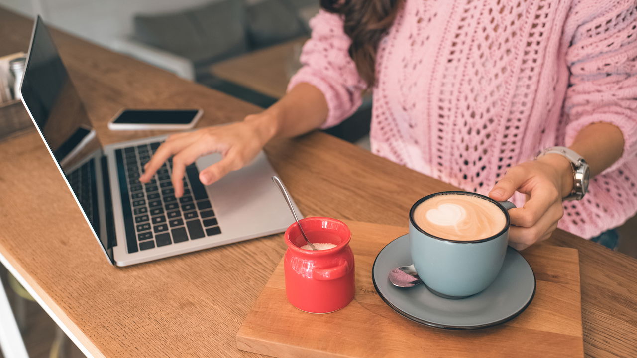 Freelancer ou CLT? O comparativo definitivo para quem trabalha com digital