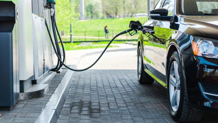 5 sinais de que seu carro está consumindo mais combustível do que deveria