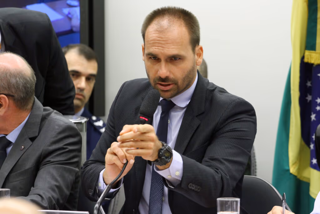 Ao retirar Moraes e dona Vivi da Magnitsky, Trump abandona Jair Bolsonaro