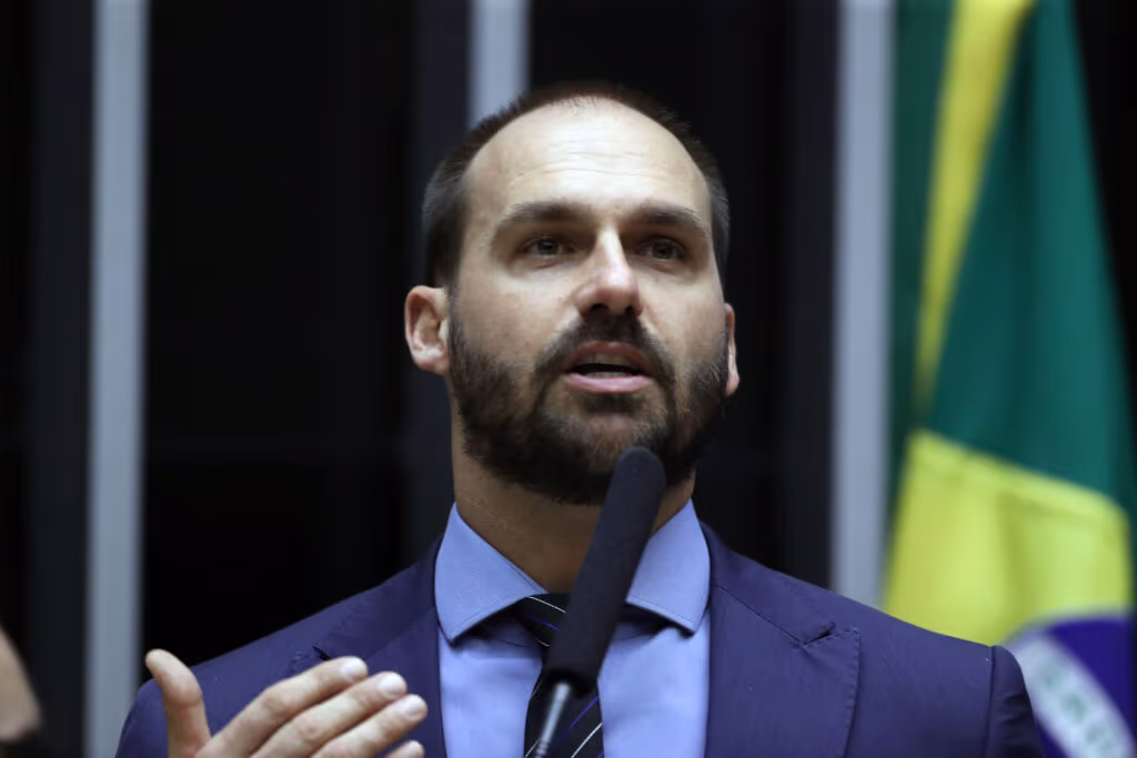 Mesa Diretora cassa os mandatos de Eduardo Bolsonaro e Ramagem