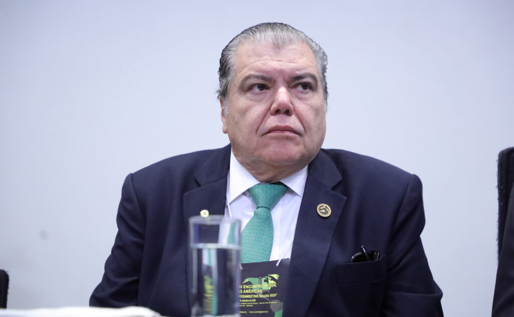 Clã Sarney desautoriza manobra do PCdoB em ação relatada por Dino no STF