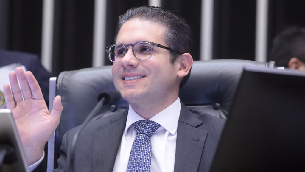 “Vitória histórica”, diz Motta sobre ampliação da isenção do IR