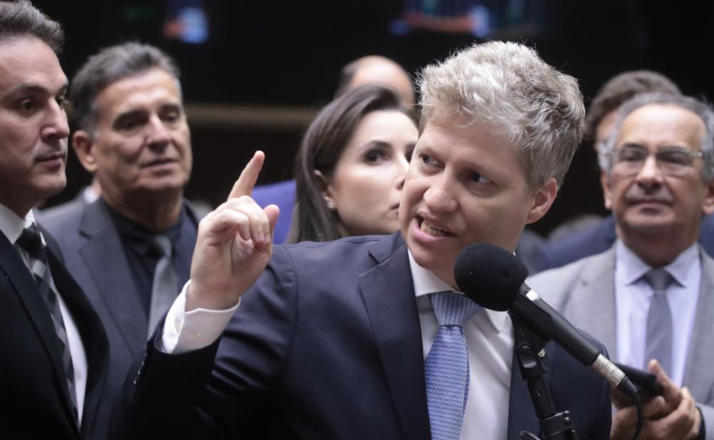 Van Hattem protocola pedido de prorrogação da CPMI do INSS