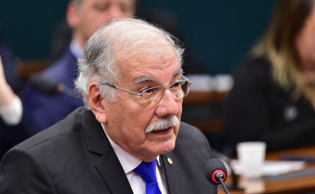 Avança na Câmara projeto que extingue horário de verão no país