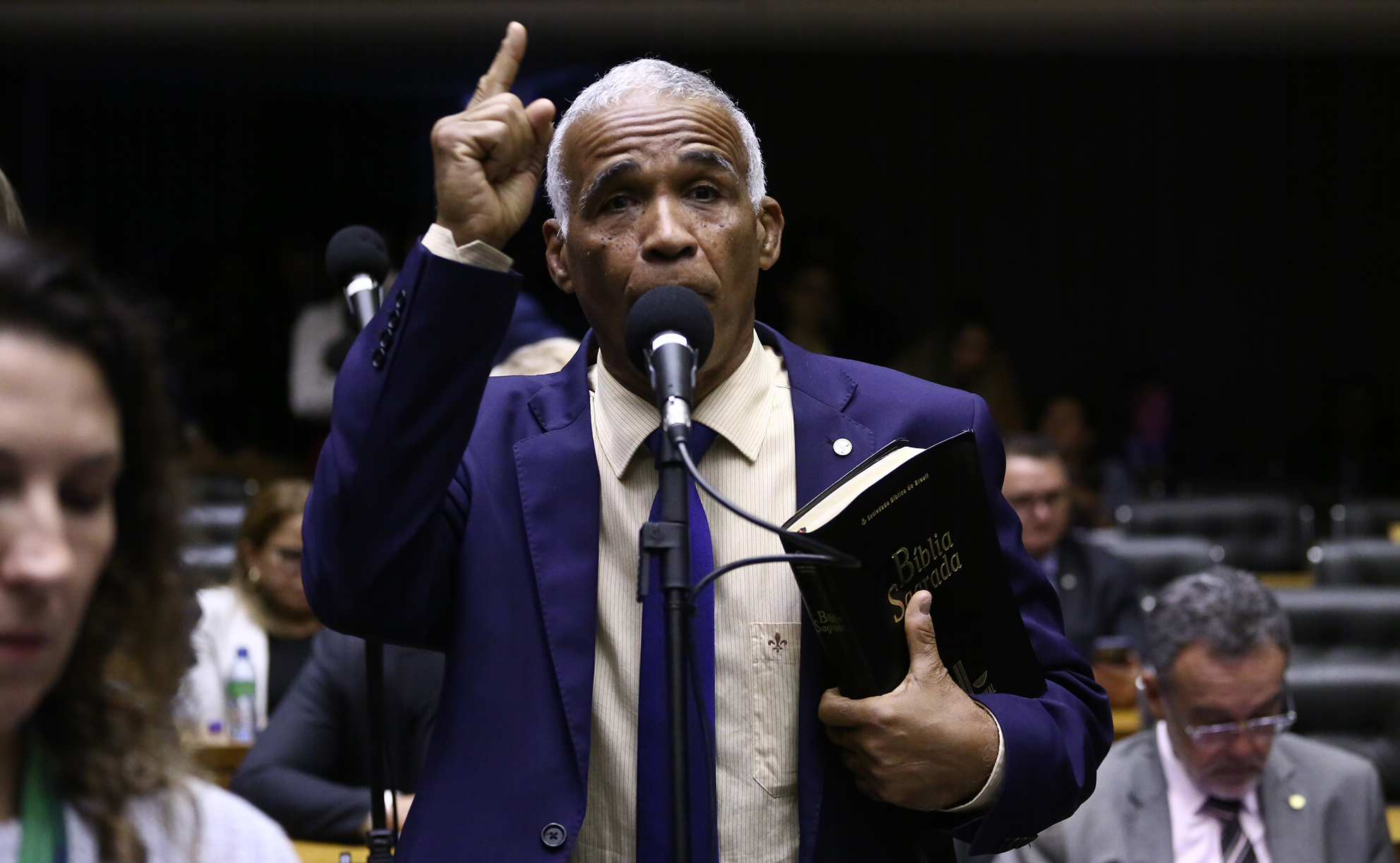 Deputado quer um “Dia Nacional do Orgulho Heterossexual” (de novo)